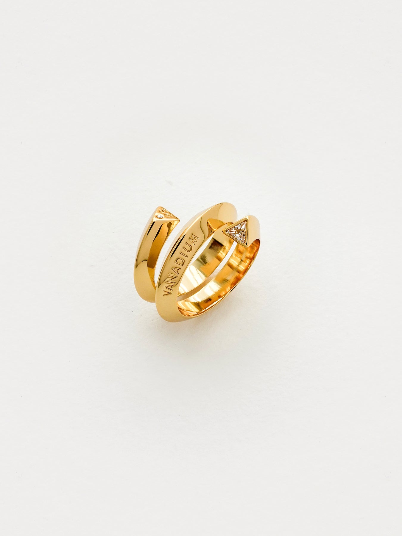 Arcenkelab Lumière Ring, a minimalist silver piece with sleek lines, perfect for layering or wearing solo for a chic look.