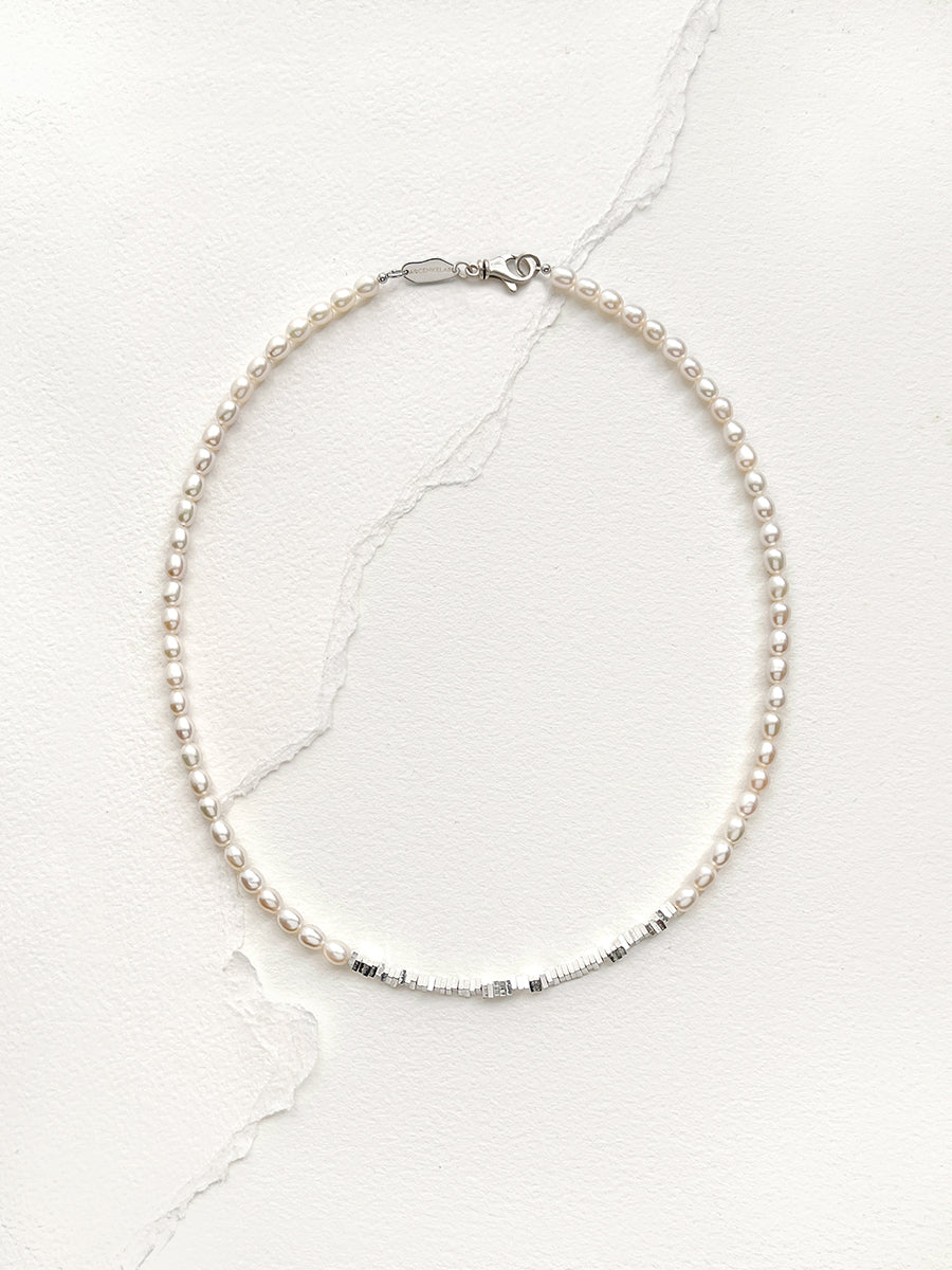 Arcenkelab Silver and Natural Pearl Necklace, featuring polished 925 silver with irregular geometric designs and minimalist pearls for a unisex, versatile accessory.
