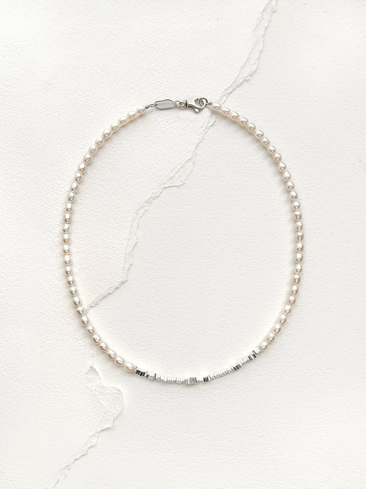 Arcenkelab Silver and Natural Pearl Necklace, featuring polished 925 silver with irregular geometric designs and minimalist pearls for a unisex, versatile accessory.