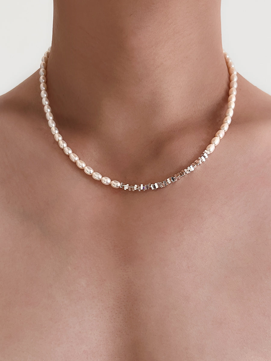 Arcenkelab Silver and Natural Pearl Necklace, featuring polished 925 silver with irregular geometric designs and minimalist pearls for a unisex, versatile accessory.