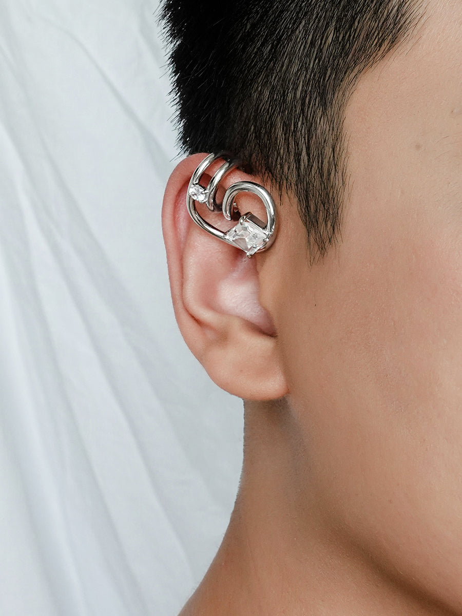 Arcenkelab Three-dimensional Inlaid Zircon Ear Cuff, featuring polished design with irregular lines for a minimalist, unisex accessory that’s perfect for any outfit.
