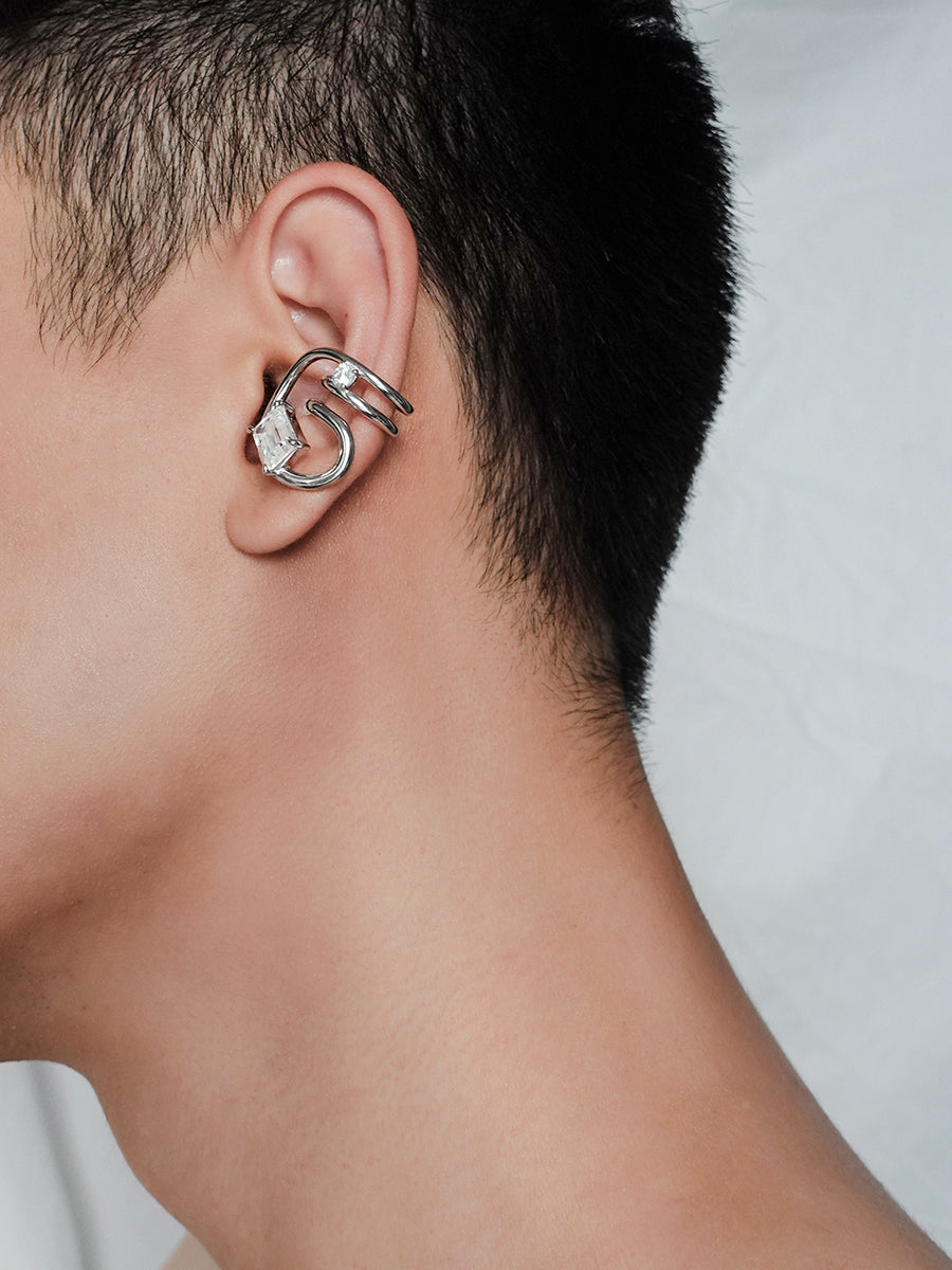 Arcenkelab Three-dimensional Inlaid Zircon Ear Cuff, featuring polished design with irregular lines for a minimalist, unisex accessory that’s perfect for any outfit.