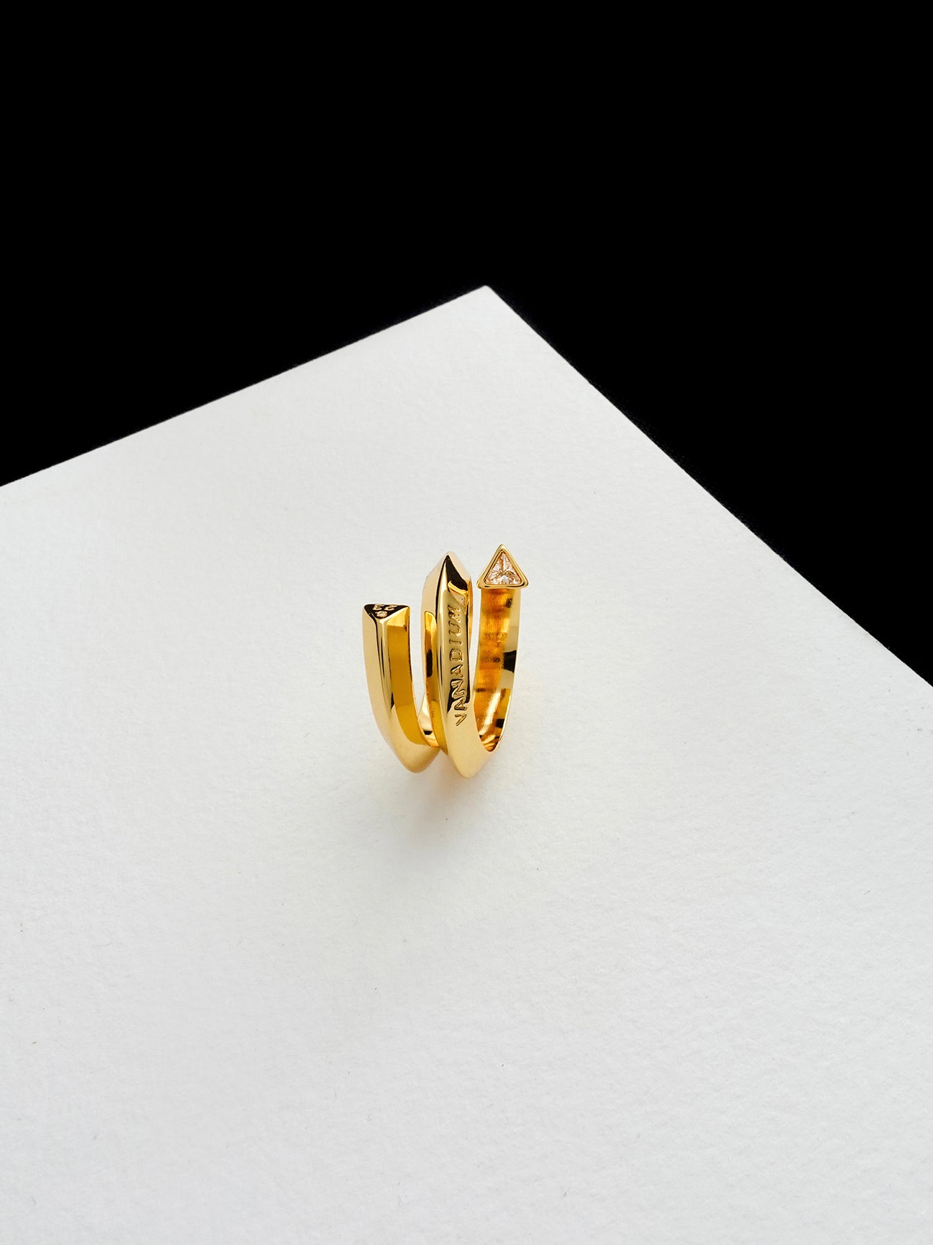 Arcenkelab Lumière Ring, a minimalist silver piece with sleek lines, perfect for layering or wearing solo for a chic look.