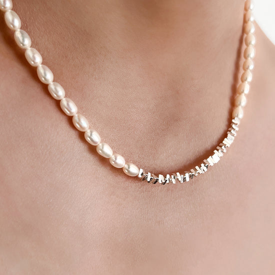 Arcenkelab Silver and Natural Pearl Necklace
